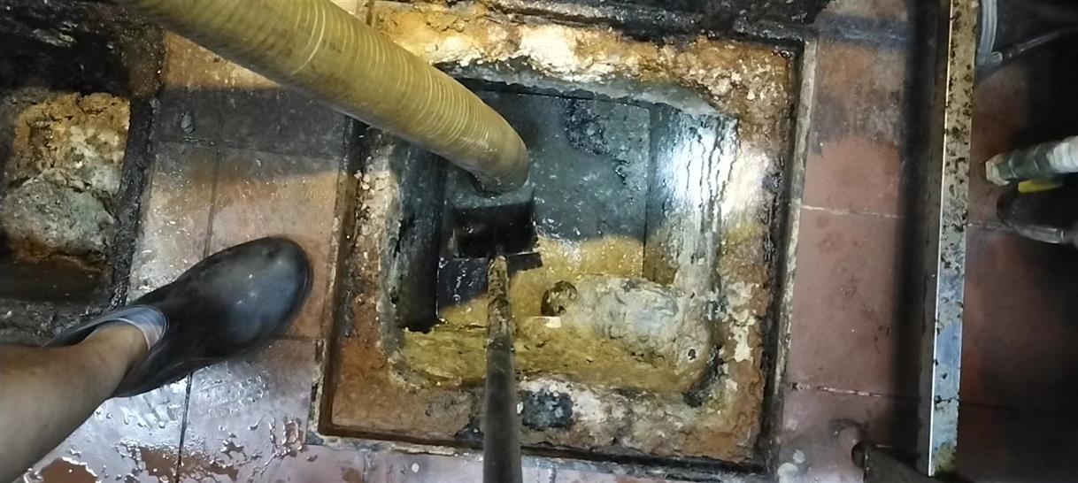 南部污水池清理一般都有毒气，怎么预防中毒呢？